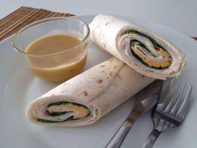 Pureći wrap s umakom od senfa i meda